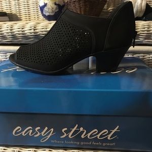 Offers welcome - Black heels
